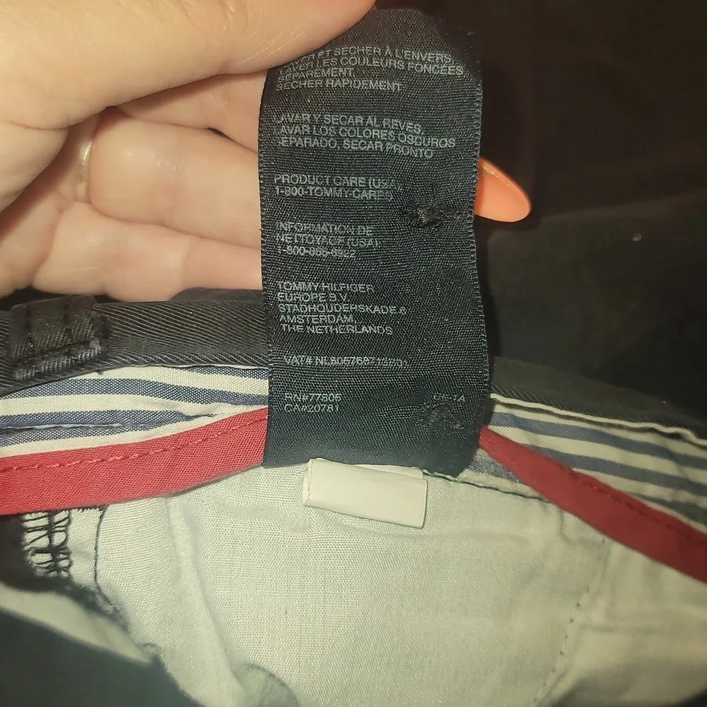 Tommy Hilfiger flat front four pocket shorts black 38 - Picture 6 of 6